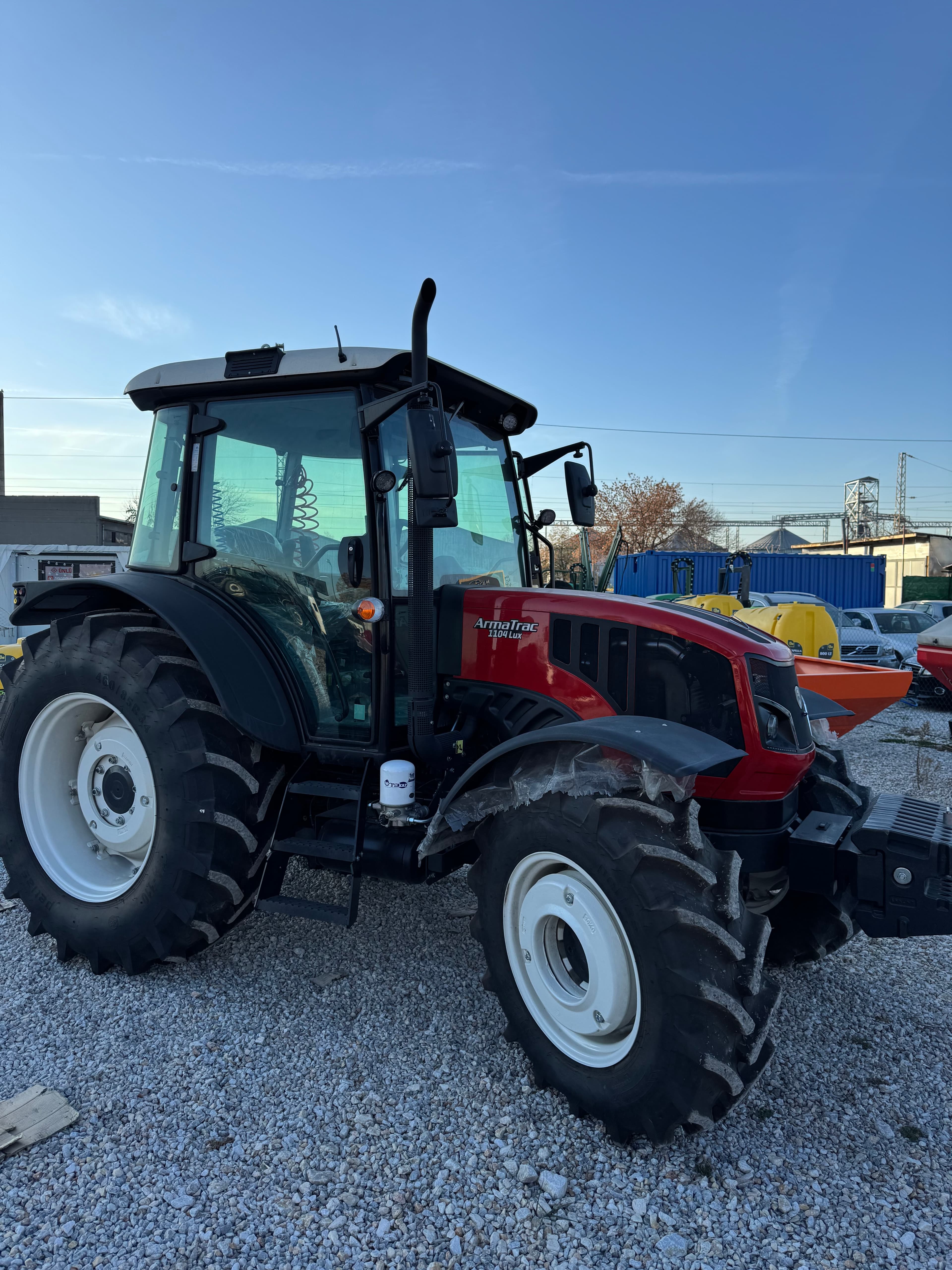 ARMATRAC 1104LUX